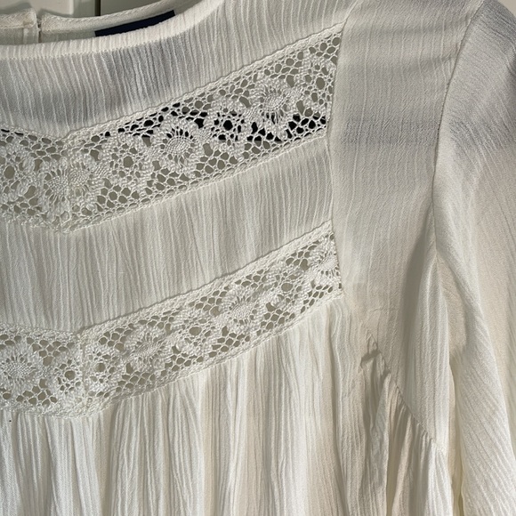 White blouse with crochet detail - Picture 2 of 8
